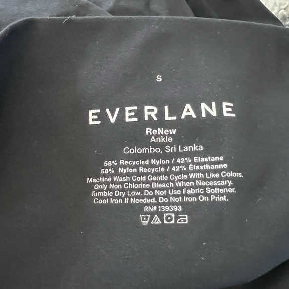 Everlane The Perform Legging - Picture 5 of 5